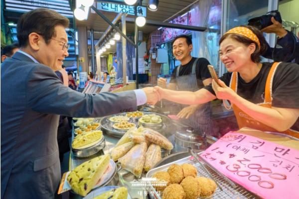 이재명 대통령, 성남 현대시장 방문 기사 이미지