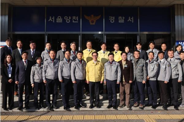 김민석 총리, 연말연시 치안·재난 대응 현장 격려 ··· 국민 안전 최우선 당부 기사 이미지