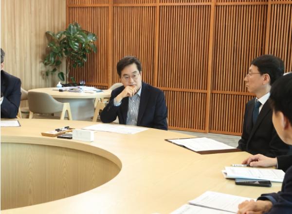 김동연 “정부 추경에 경기도가 가장 빨리, 선제적으로 뒷받침해야” 기사 이미지